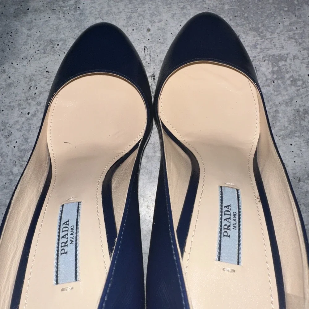 Prada Navy Blue Saffiano Leather 90mm Almond Toe Pumps Heels EU 39 (US 9h)